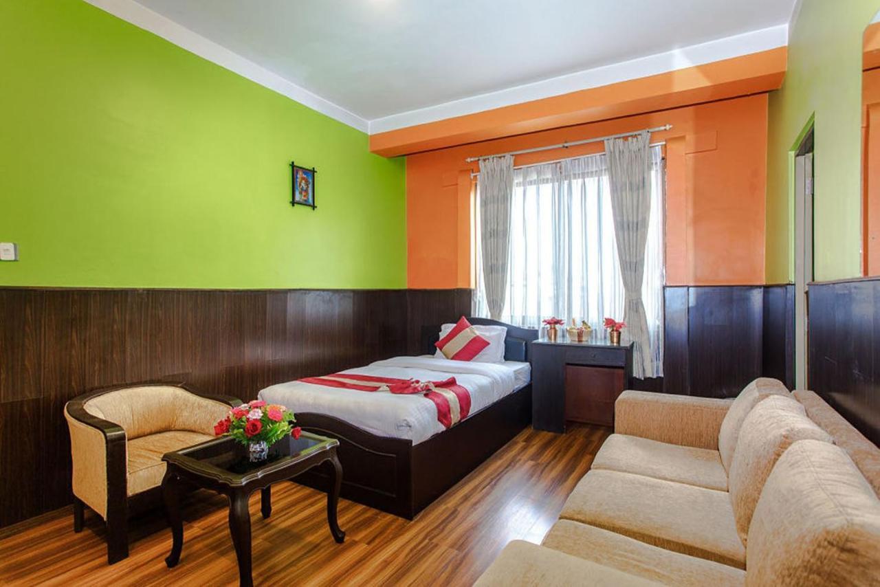 Hotel Nepalaya Катманду Экстерьер фото
