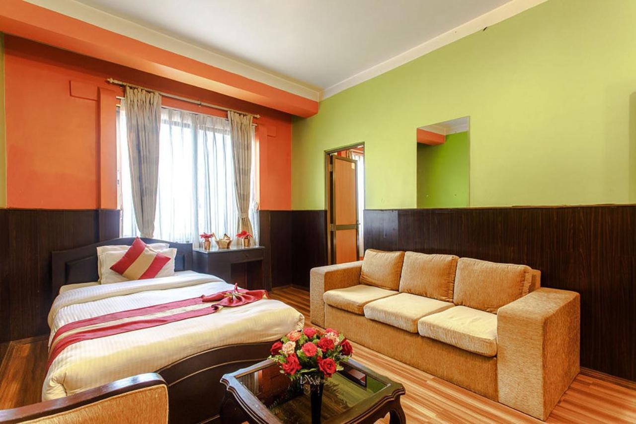 Hotel Nepalaya Катманду Экстерьер фото