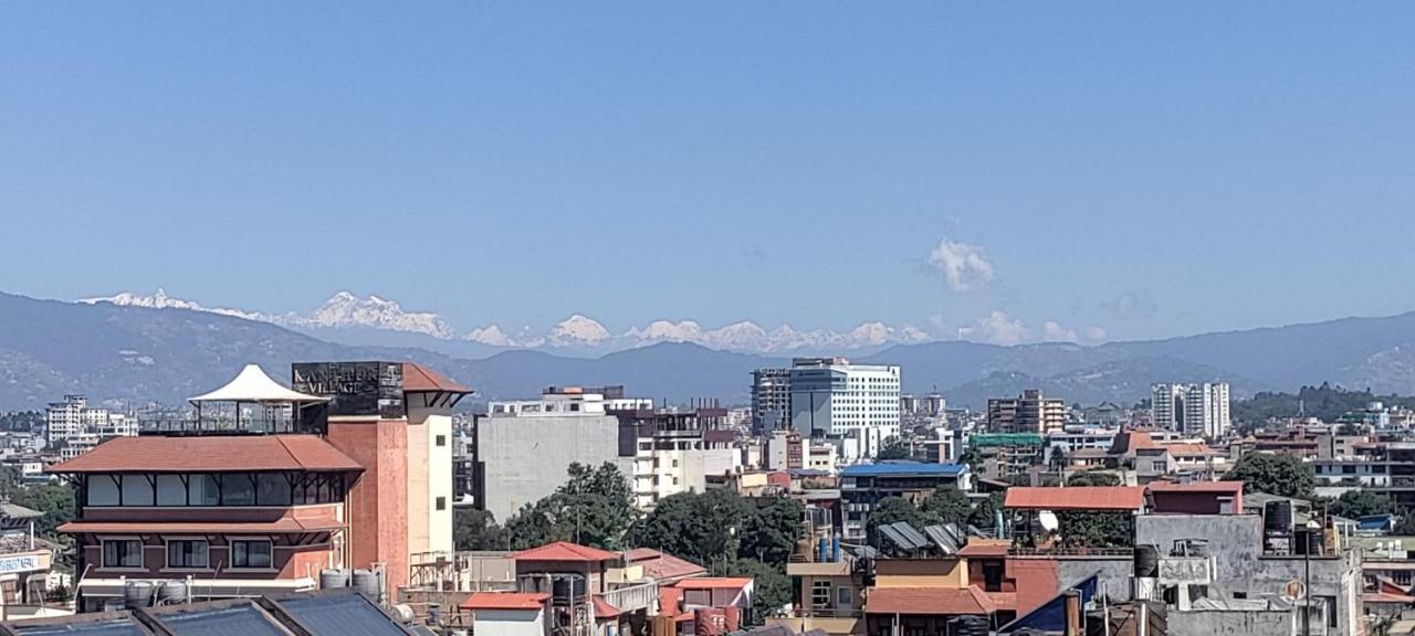 Hotel Nepalaya Катманду Экстерьер фото