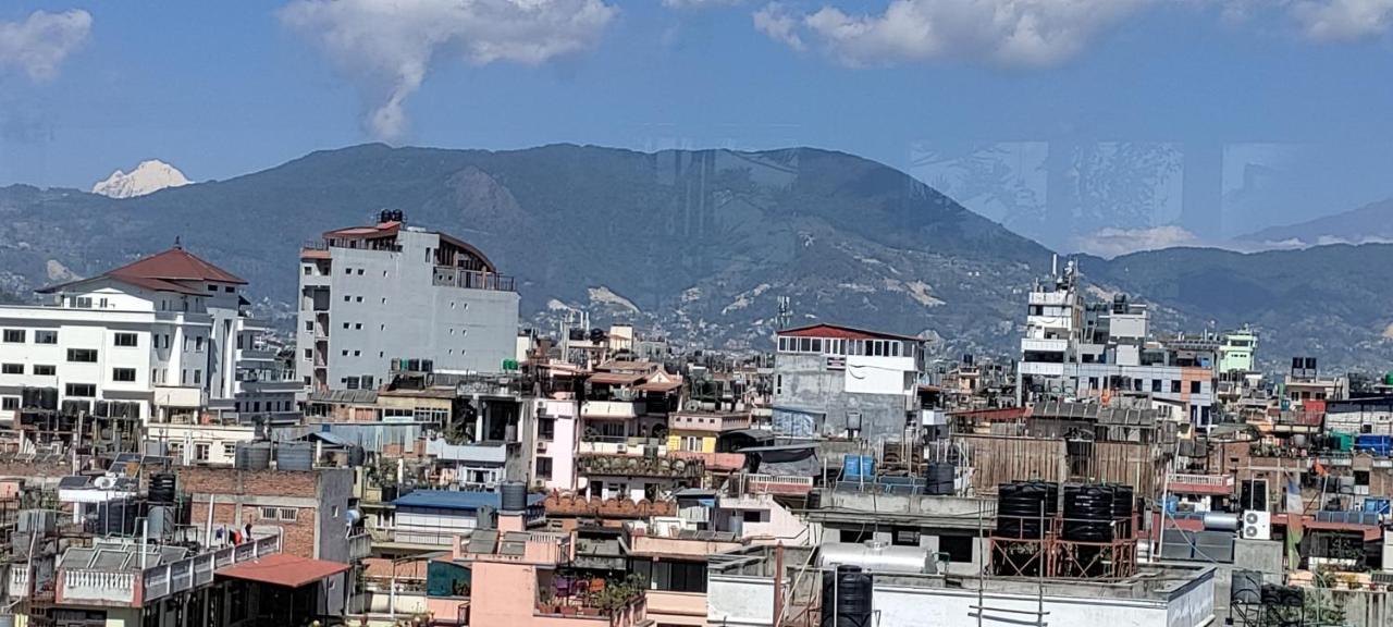Hotel Nepalaya Катманду Экстерьер фото