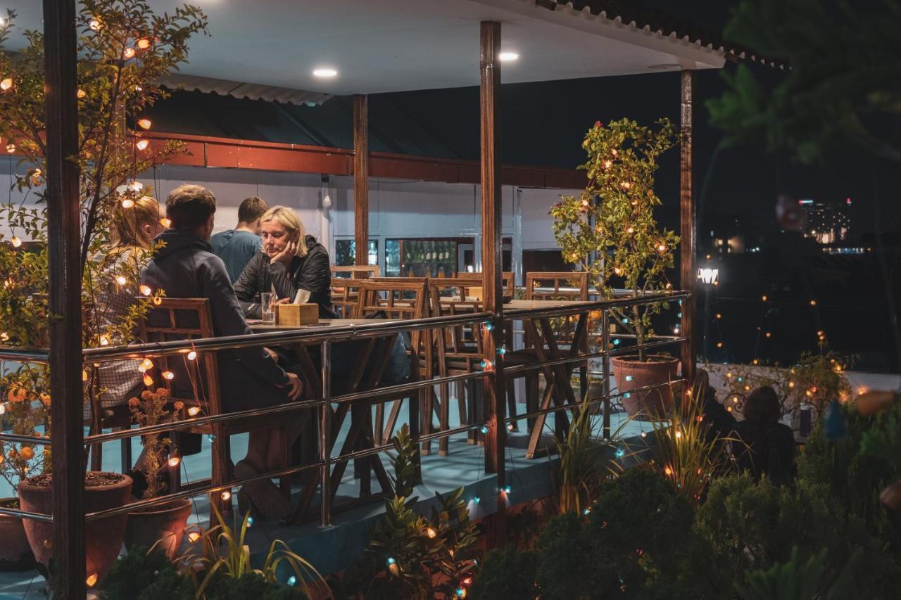 Hotel Nepalaya Катманду Экстерьер фото
