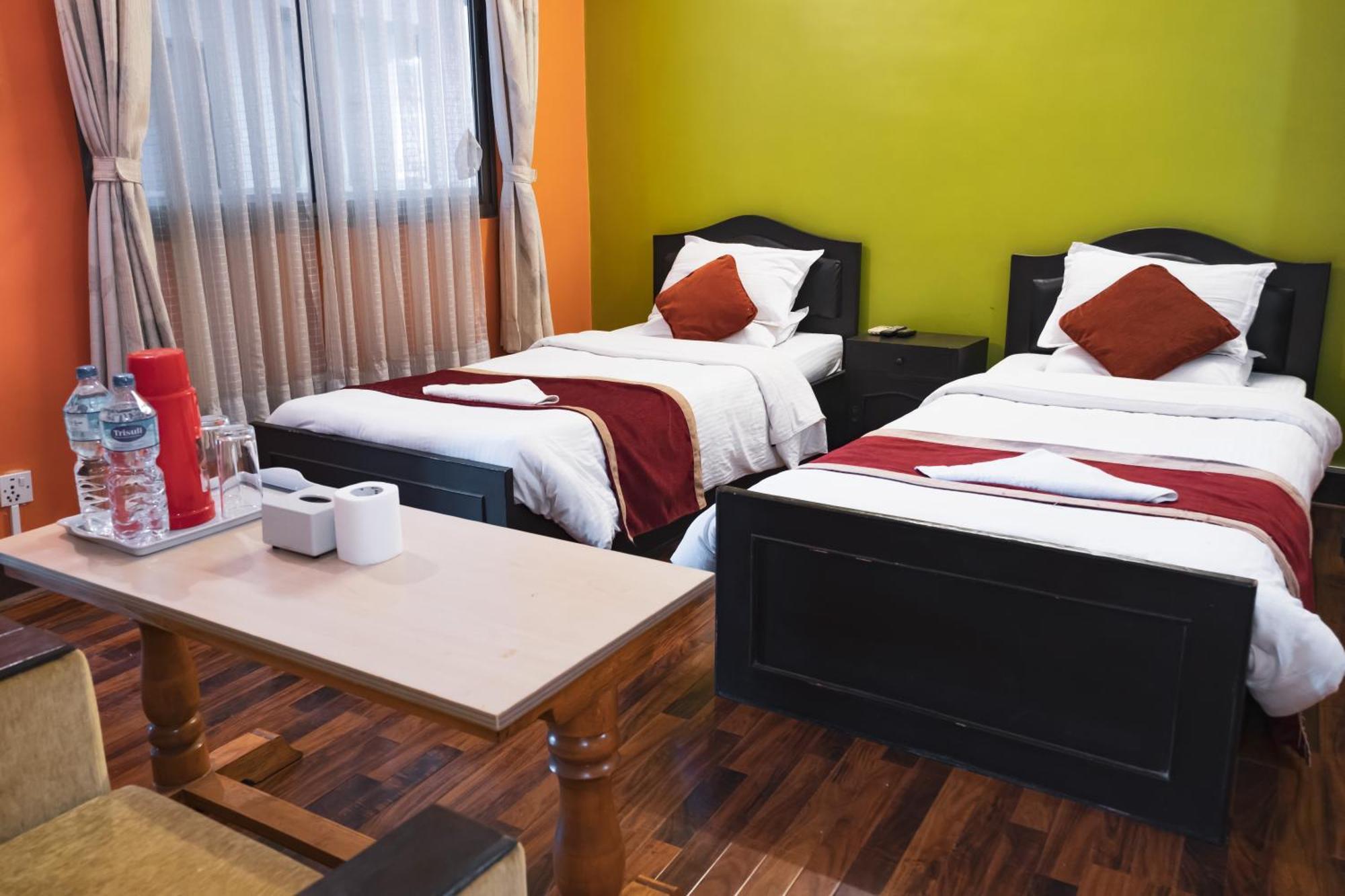 Hotel Nepalaya Катманду Экстерьер фото