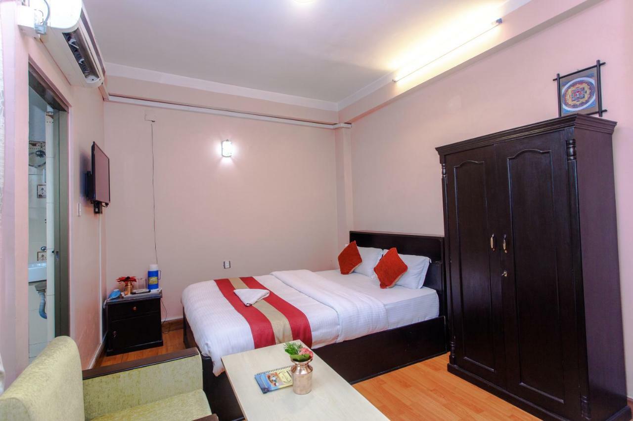 Hotel Nepalaya Катманду Экстерьер фото