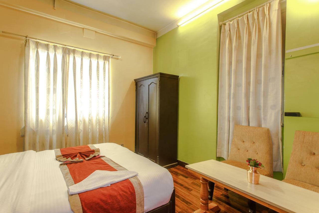 Hotel Nepalaya Катманду Экстерьер фото