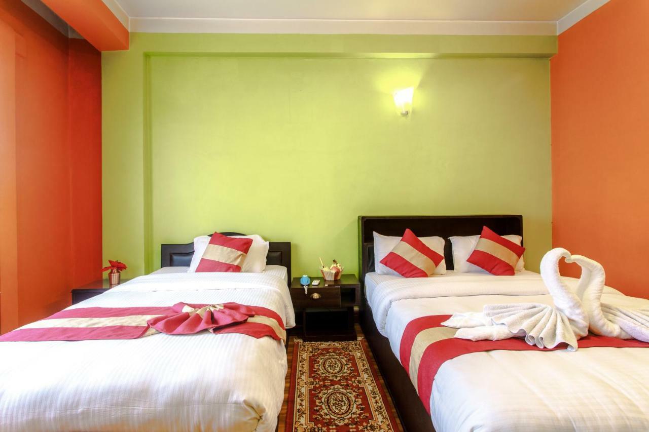 Hotel Nepalaya Катманду Экстерьер фото