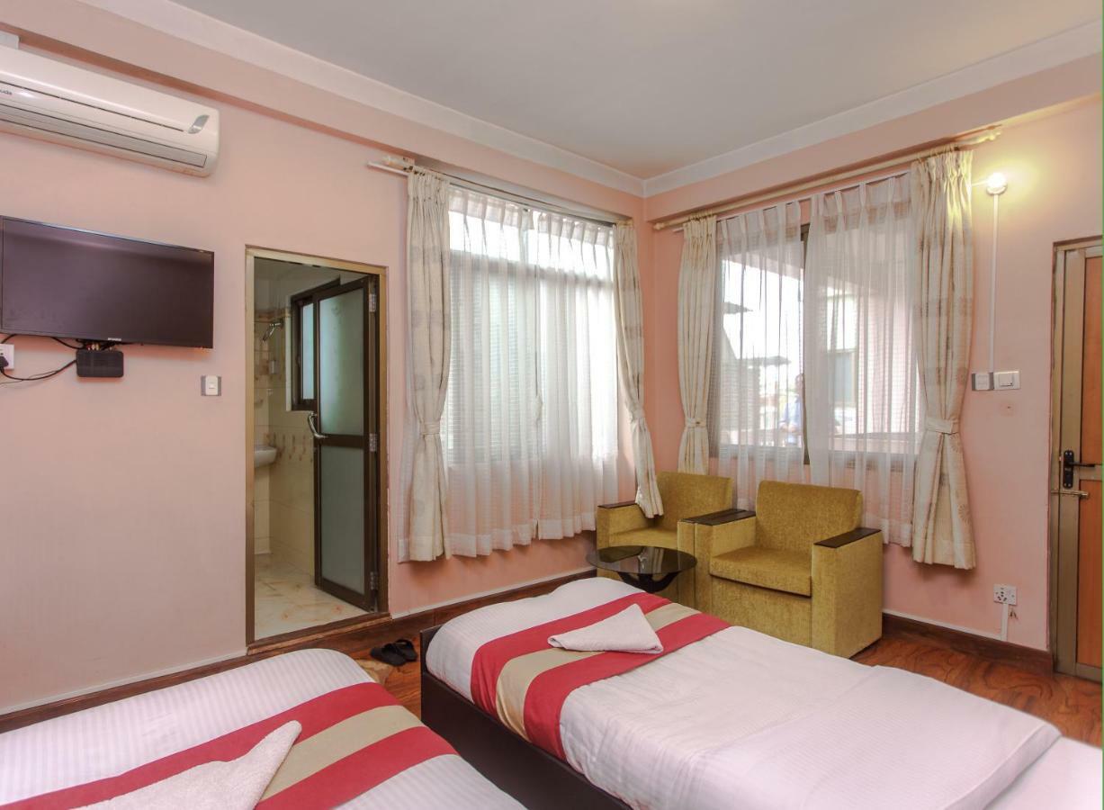 Hotel Nepalaya Катманду Экстерьер фото