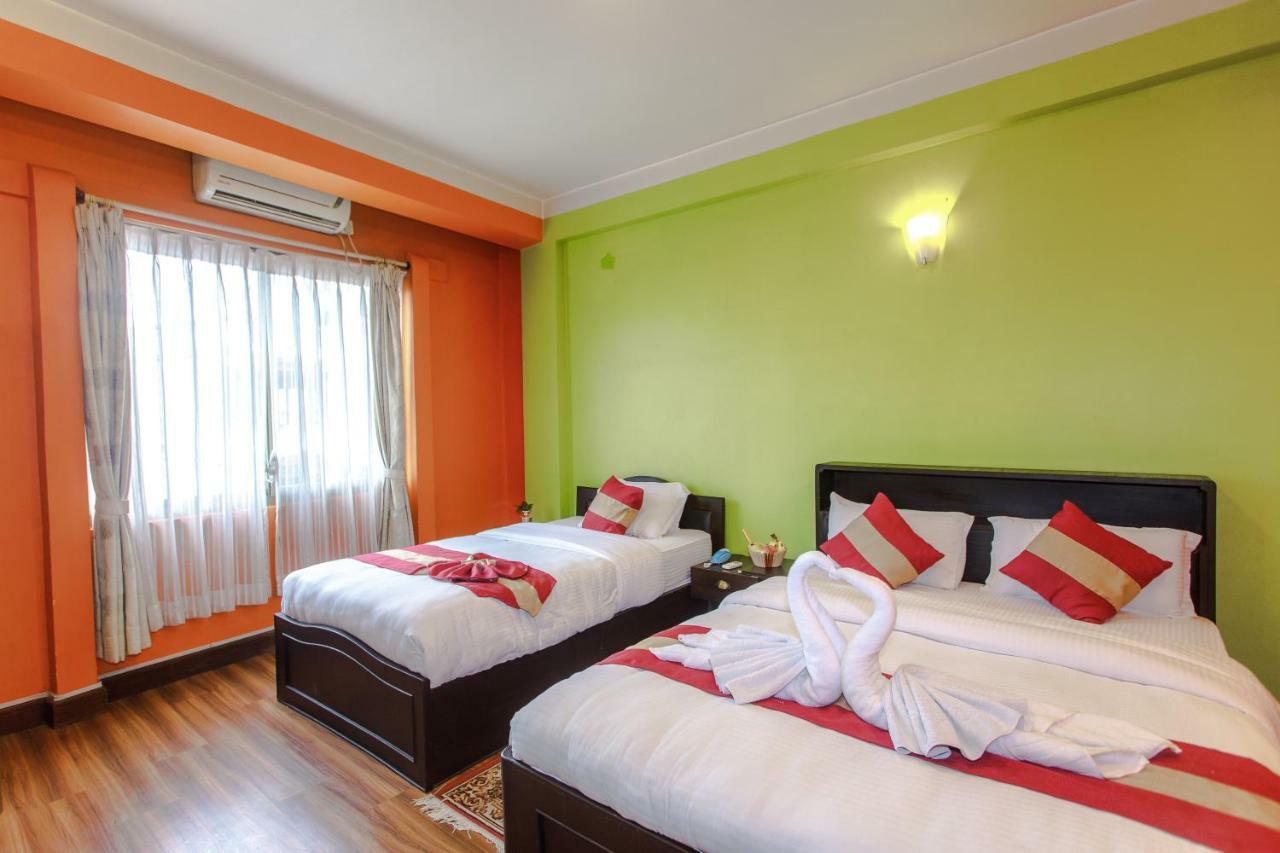 Hotel Nepalaya Катманду Экстерьер фото
