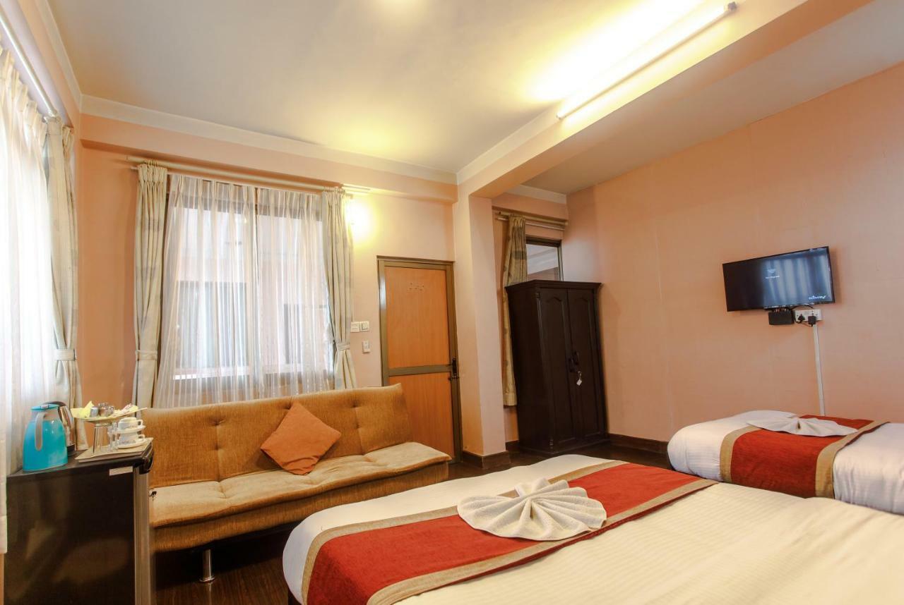 Hotel Nepalaya Катманду Экстерьер фото