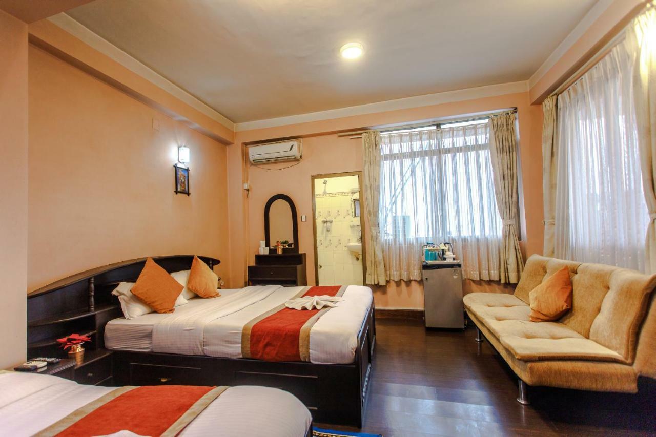 Hotel Nepalaya Катманду Экстерьер фото