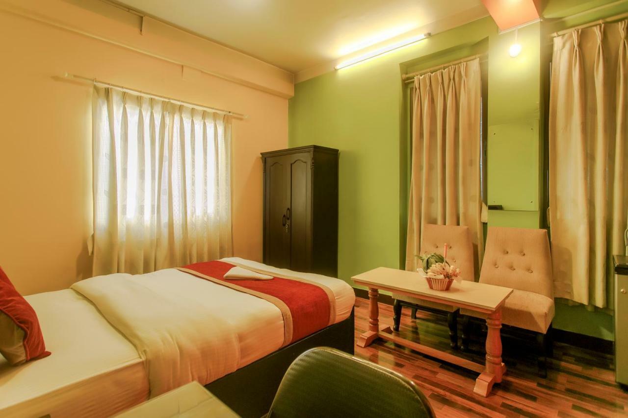 Hotel Nepalaya Катманду Экстерьер фото